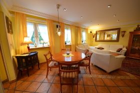 .29c  Lotsenhaus Wohnzimmer (13).JPG